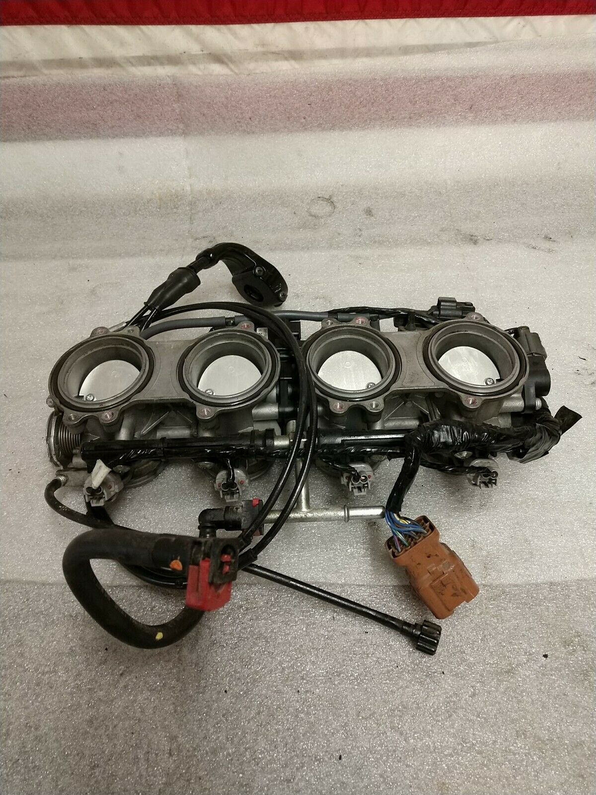 ちー 2008-2010 Kawasaki Ninja Zx10r Main Fuel Injectors Throttle Bodies