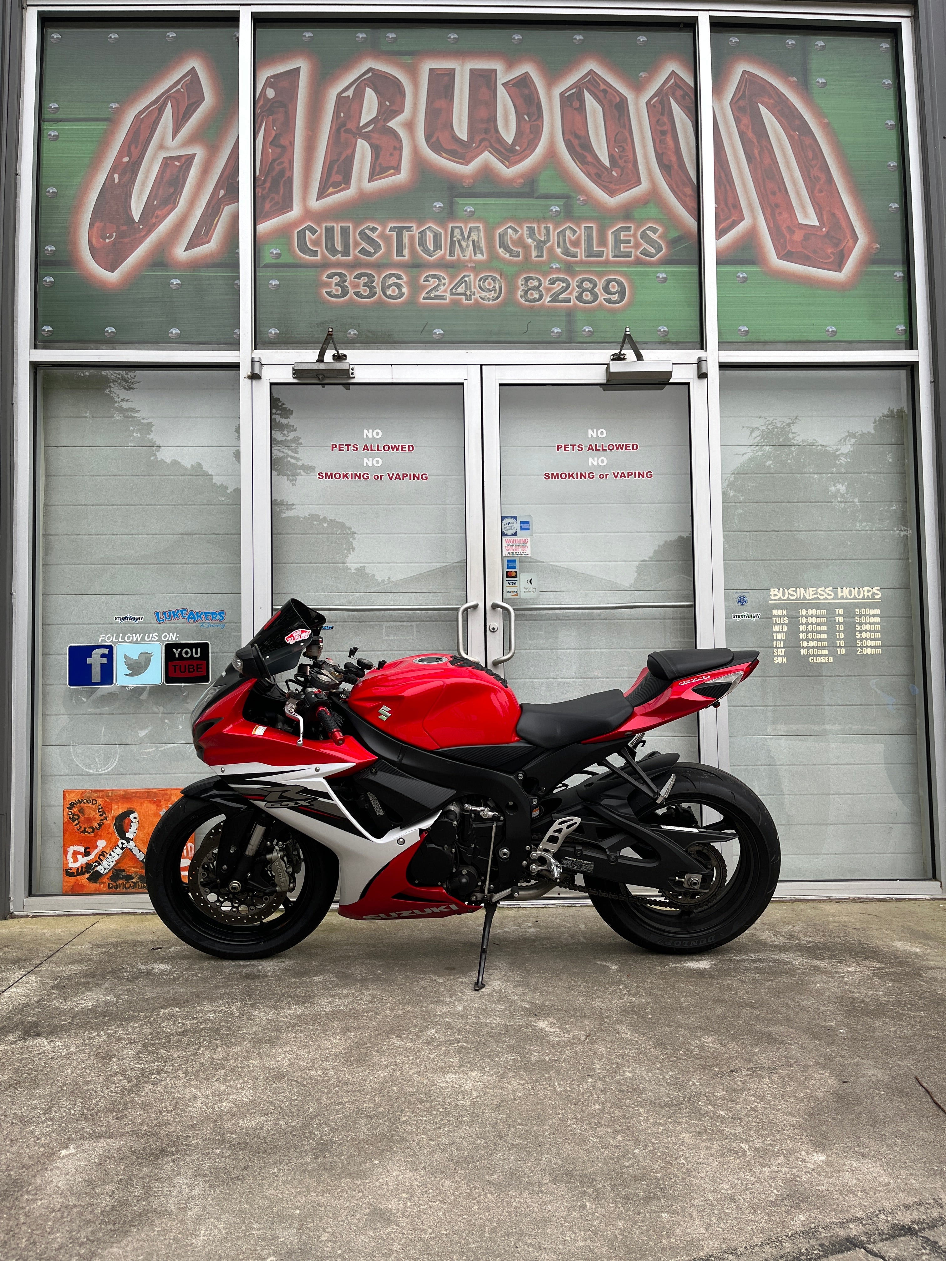 M Super slick ZX-14 finished up with a hint of gold. #kawasaki #zx14