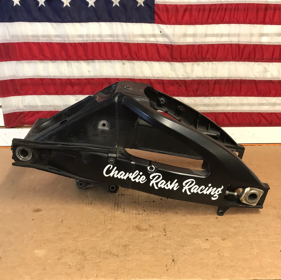 スロウ・ダウン・ユア・アームズ 2006-2007 Suzuki GSXR 600 / 750 Suspension Swingarm OEM – C&S Custom