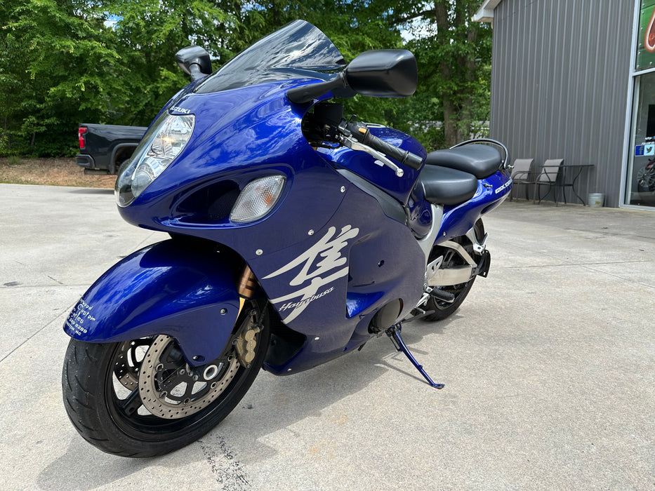 2006 Suzuki GSX-1300R Color: Blue Mileage: 31,127 VIN: 110390