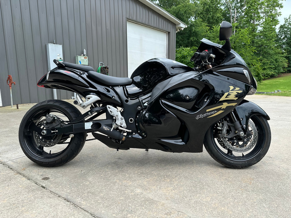 2011 Suzuki GSX-1300R Color: Black Mileage: 11,582 VIN: 103044