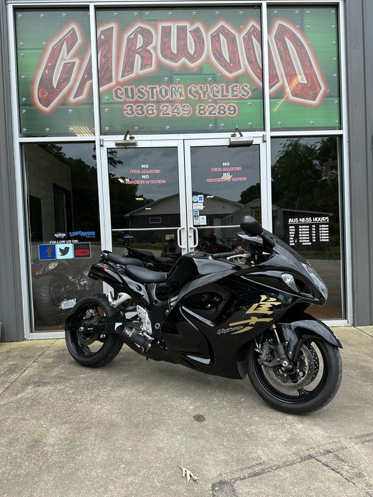 2011 Suzuki GSX-1300R Color: Black Mileage: 11,582 VIN: 103044