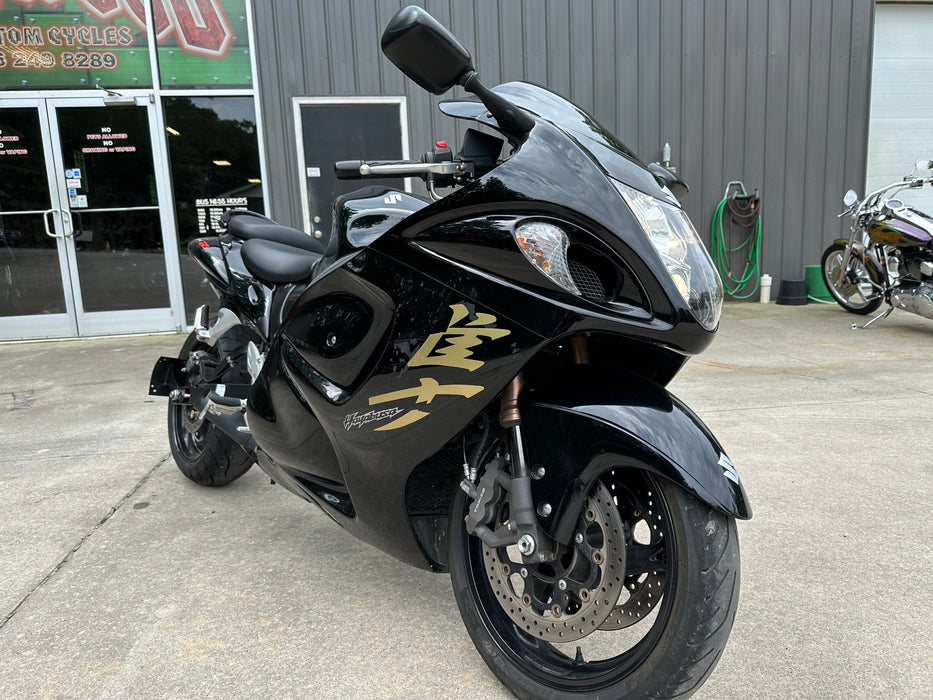 2011 Suzuki GSX-1300R Color: Black Mileage: 11,582 VIN: 103044