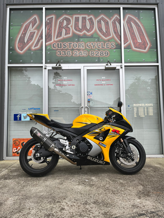 2007 Suzuki GSXR-1000 Color: Yellow Mileage: 16,200 VIN: 111635