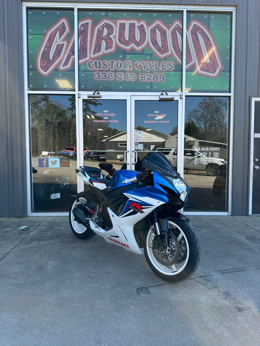 2011 Suzuki GSXR-600 Color: White/Blue Mileage: 23,242 VIN: 100472