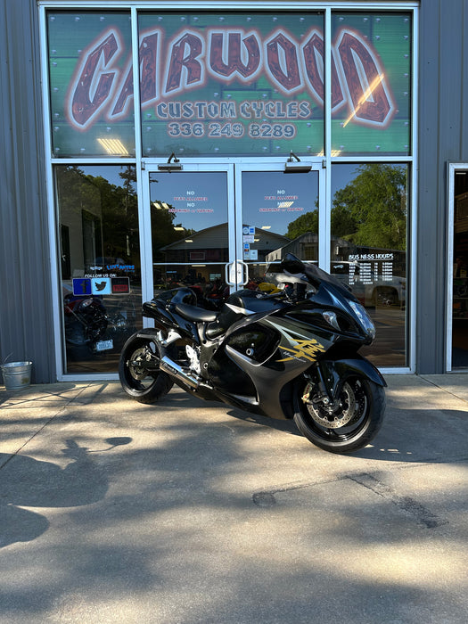 2014 Suzuki GSX-1300R Color: Black Mileage: 8,375 VIN: 100243