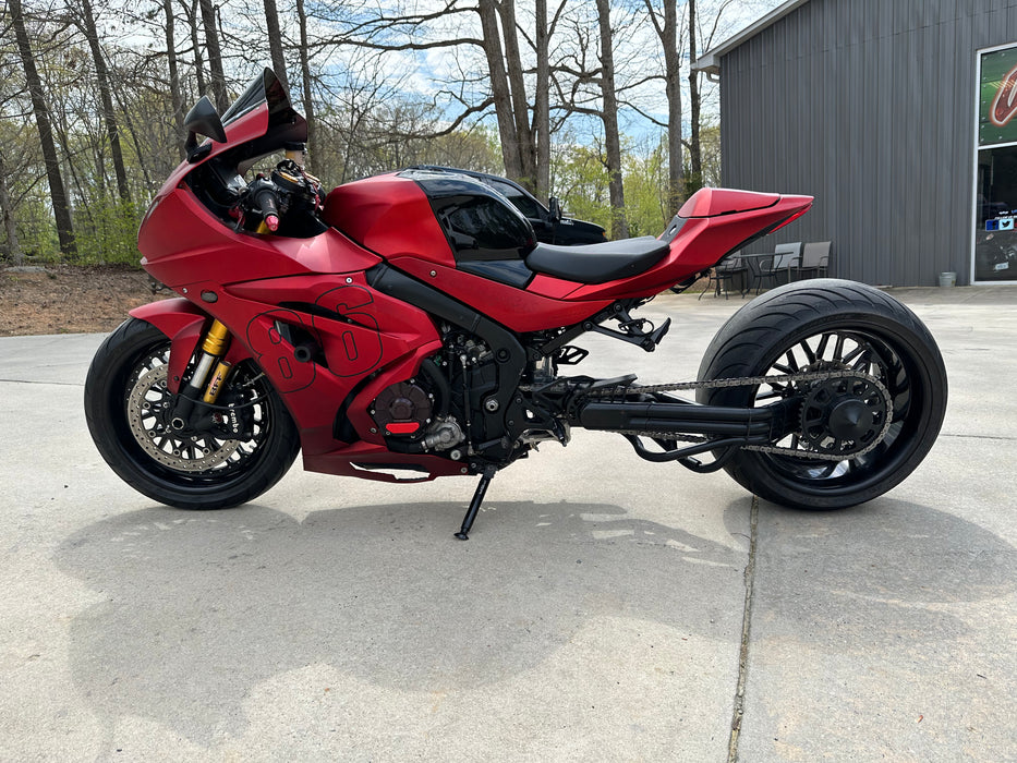 2018 Suzuki GSXR-1000 Color: Red Mileage: 7,054 VIN: 100038