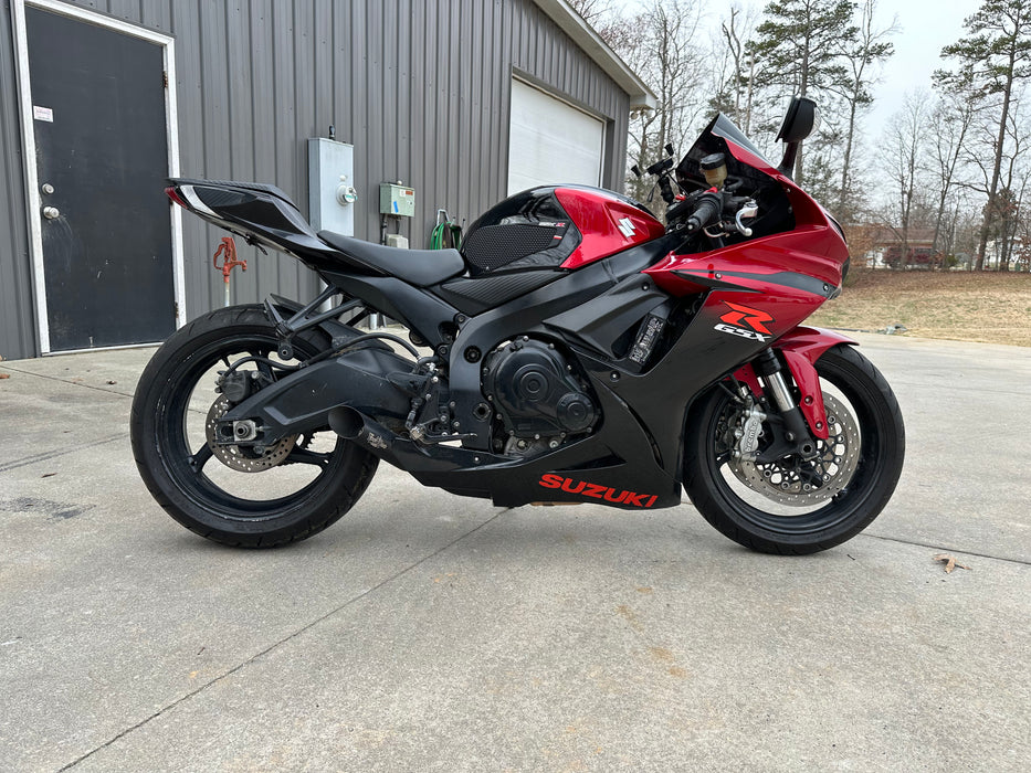 2017 Suzuki GSXR-750 Color: Red/Black Mileage: 15,561 VIN: 100445