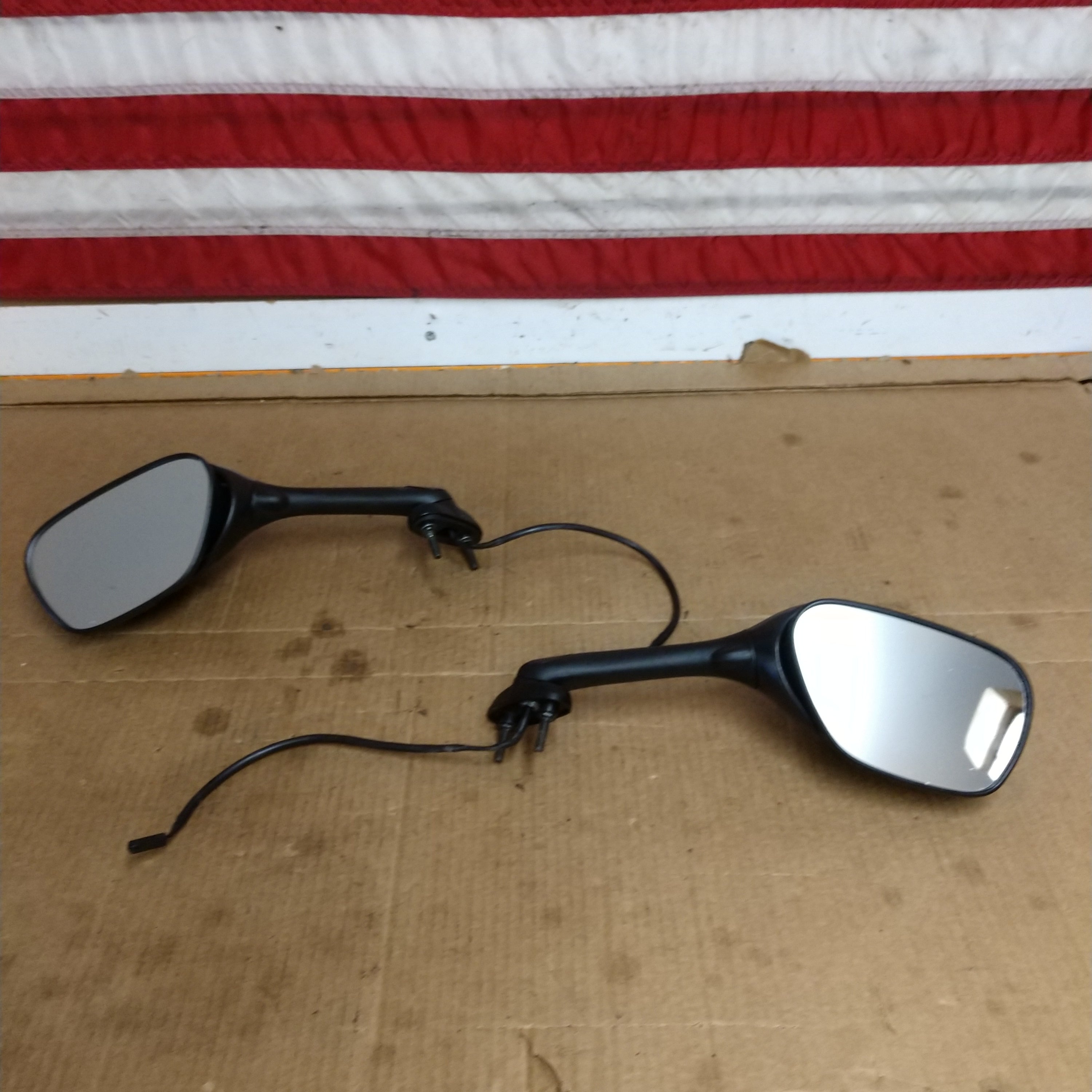 2005-2009 Suzuki Gsxr600 750 Side view mirrors.