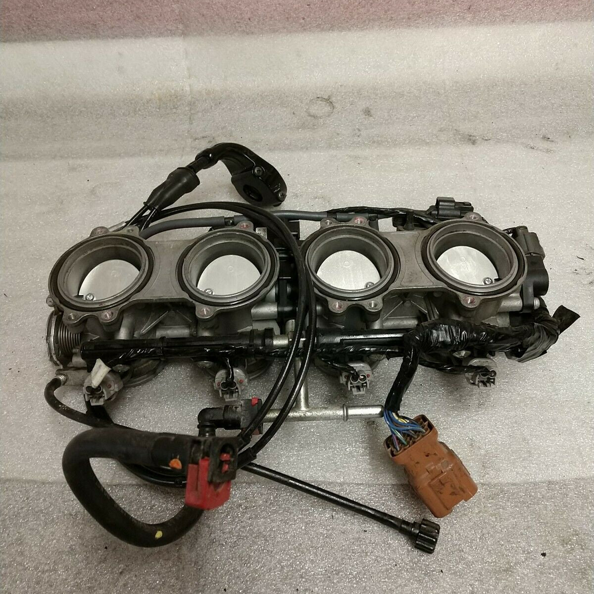 2008-2010 Kawasaki Ninja Zx10r Main Fuel Injectors Throttle Bodies