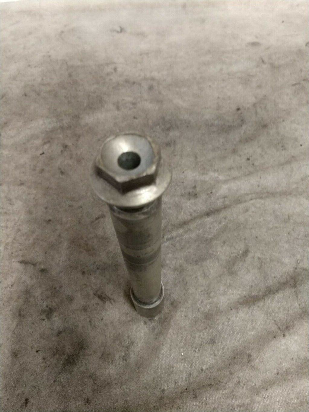 2008-2009 Suzuki Gsxr600 Gsxr750 Front Wheel Axle Rim Pivot Bolt Oem