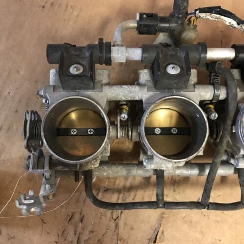 1999-2007 Suzuki GSX-1300R Hayabusa Throttle Bodies Fuel Injector Assembly OEM