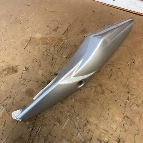 2007 2008 SUZUKI GSXR 1000 REAR LEFT TAIL FAIRING COWL OEM SILVER