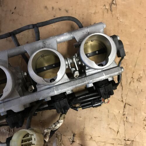 1999-2007 Suzuki GSX-1300R Hayabusa Throttle Bodies Fuel Injector Assembly OEM