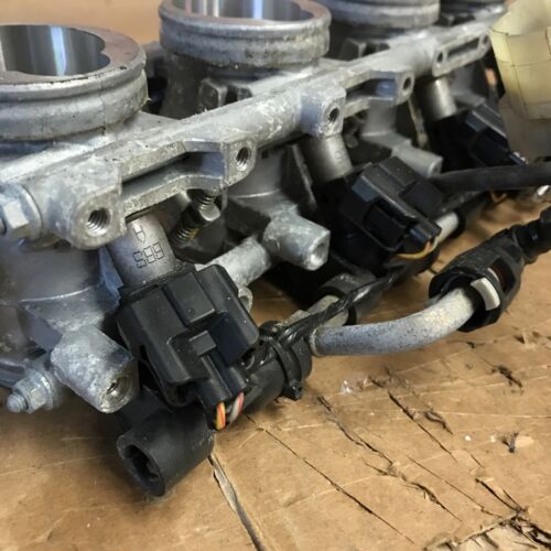 1999-2007 Suzuki GSX-1300R Hayabusa Throttle Bodies Fuel Injector Assembly OEM