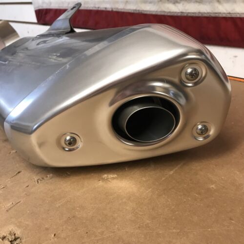 2022 Suzuki Hayabusa GSX1300R Gen3 Exhaust Slip-on Right OEM w/ Panel