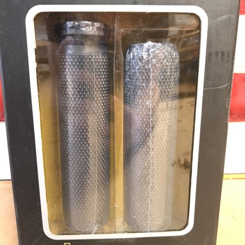 Arlen Ness - 07-325 - Fusion Series Grips, Knurled - Black