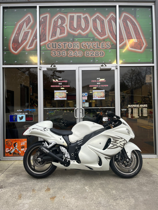 2011 Suzuki GSX-1300R Color: White Mileage: 10,199 VIN: 103110