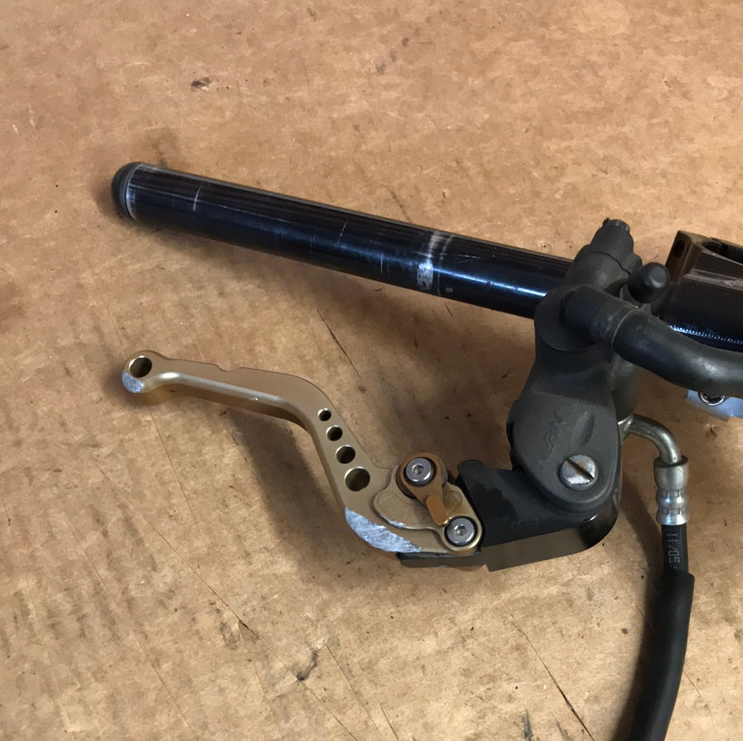 2008-2010 Suzuki GSXR 600/750 Right Handlebar and Lever Reservoir Brake Hose OEM