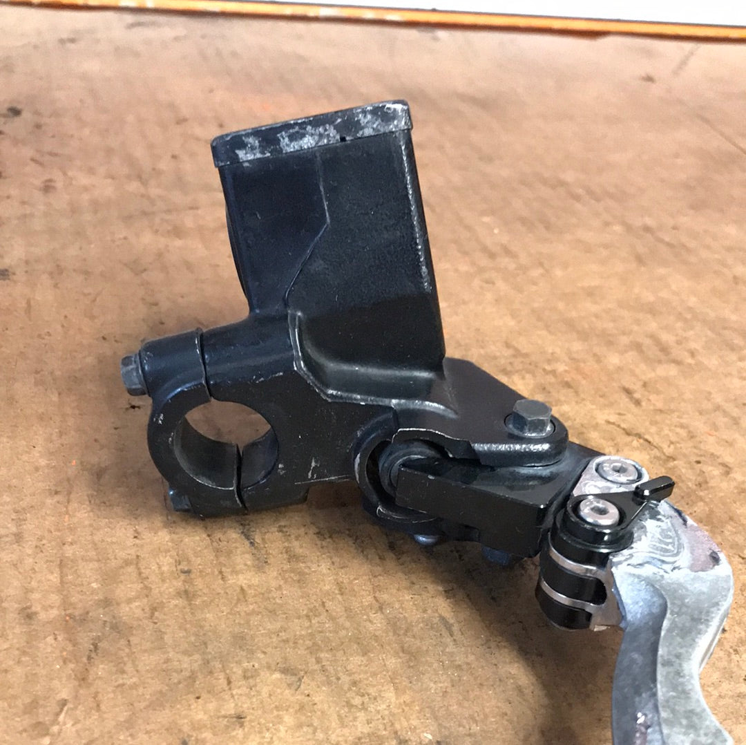 2008-2020 Gen 2 Suzuki Hayabusa Front Right Brake Master Cylinder OEM
