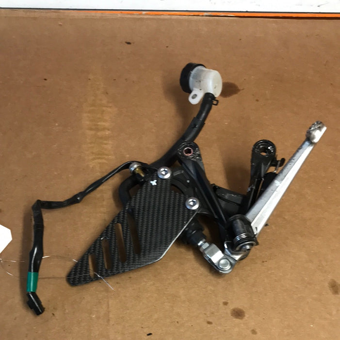 2020 Kawasaki Ninja ZX6R 636 Right Foot Peg Brake Reservoir OEM 19 20 21 22 23