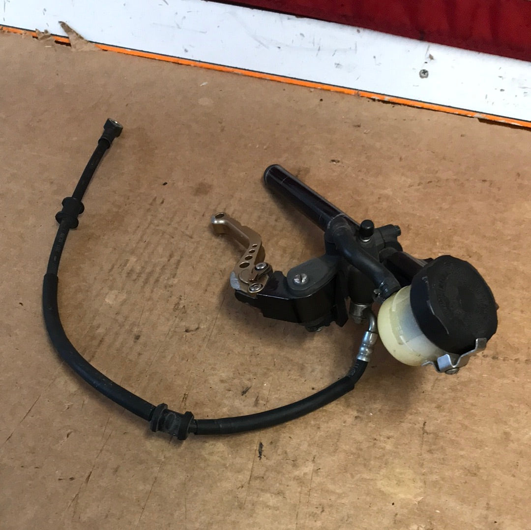 2008-2010 Suzuki GSXR 600/750 Right Handlebar and Lever Reservoir Brake Hose OEM