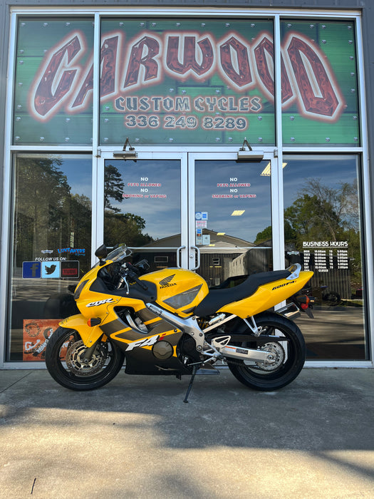 2006 Honda CBR600 Color: Yellow Mileage: 4,988 VIN: 702276