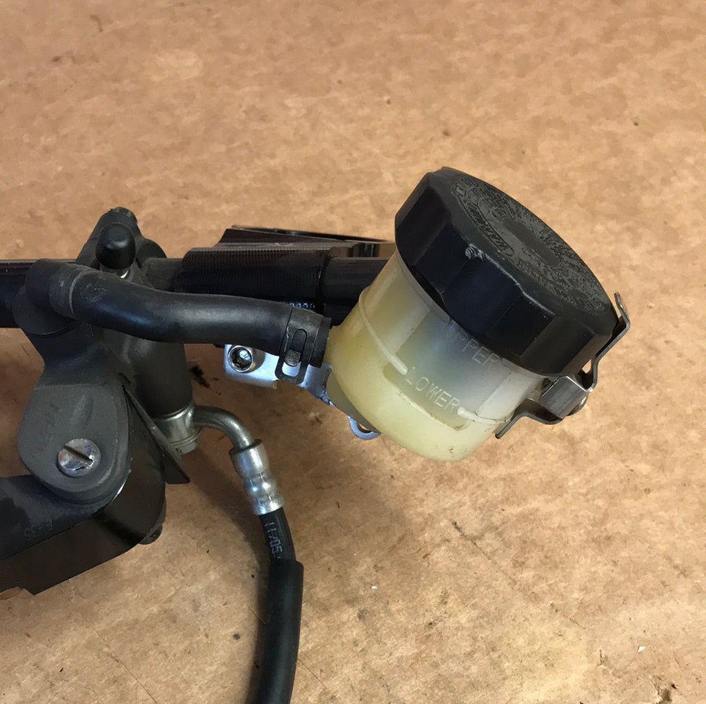 2008-2010 Suzuki GSXR 600/750 Right Handlebar and Lever Reservoir Brake Hose OEM