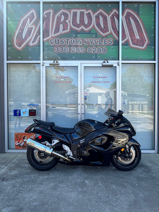 2008 Suzuki GSX-1300R Color: Gray Mileage: 20,815 VIN: 104752