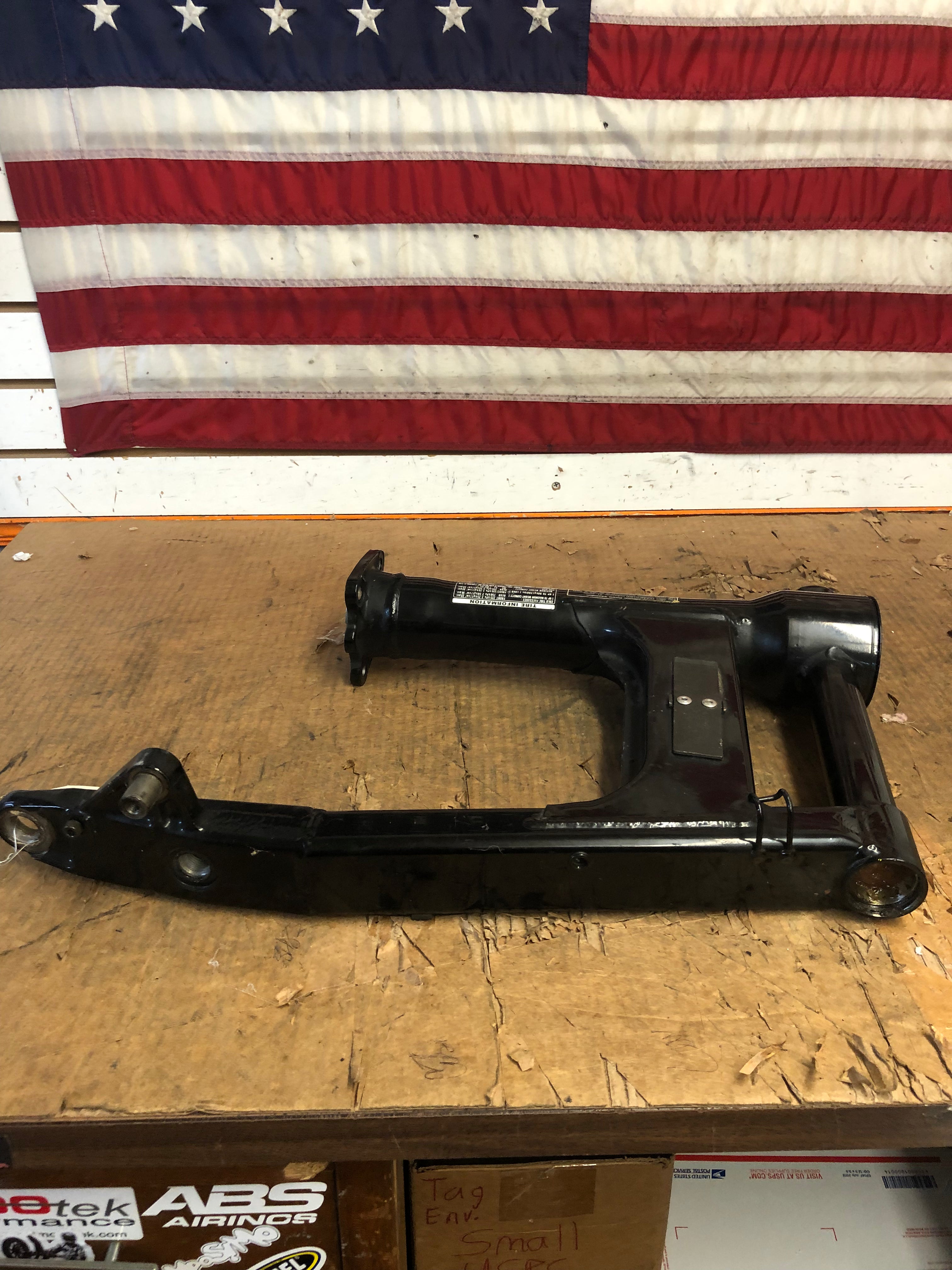 06-19 Suzuki M 109 Swingarm