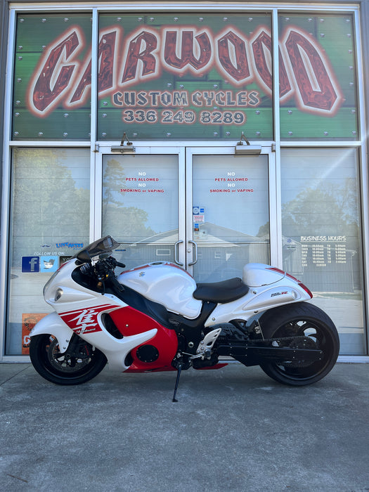 2018 Suzuki GSX-1300R Color: Red/White Mileage: 2,611 VIN: 101089