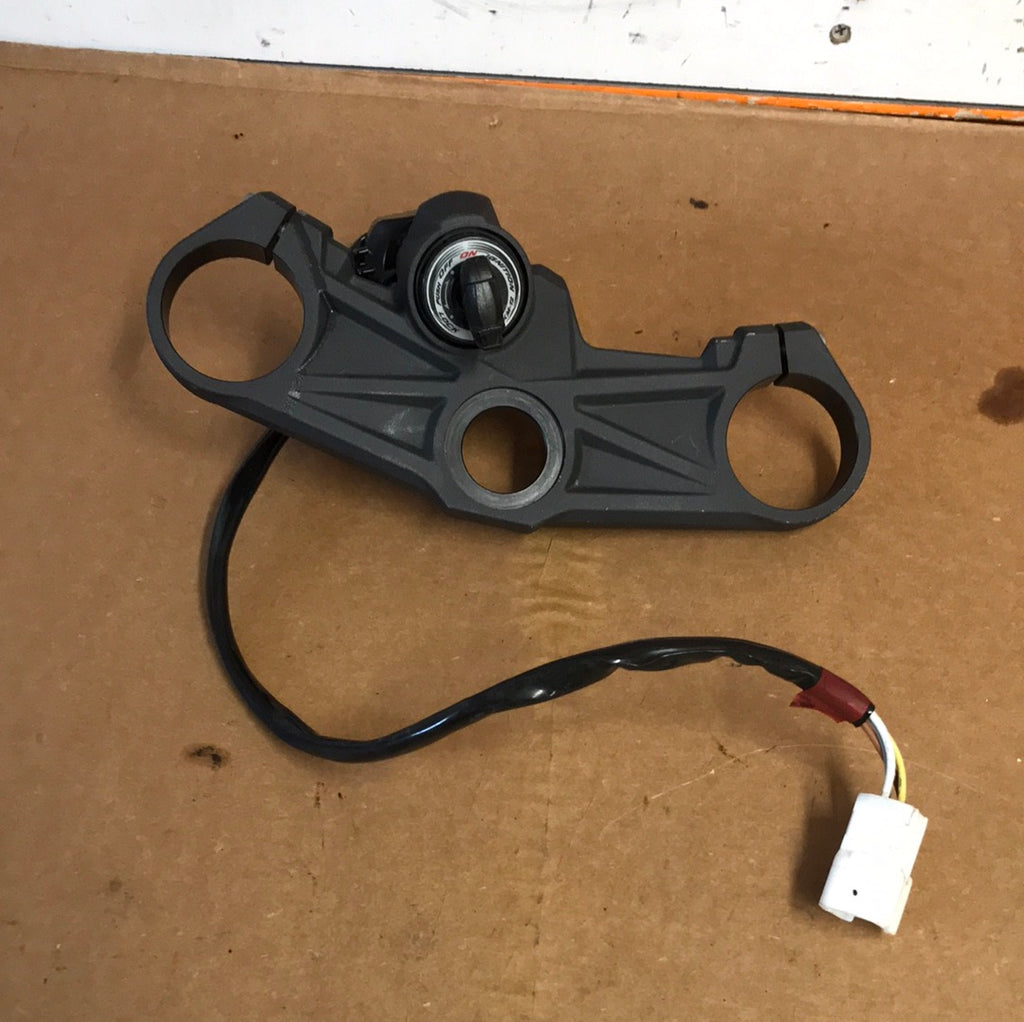 2020 Kawasaki Ninja ZX6R 636 Triple Trees Clamp Ignition w/ Key 19 20 21 22 23