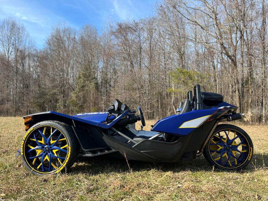 2015 Polaris Slingshot Color: Blue Mileage: 784 VIN: 103868