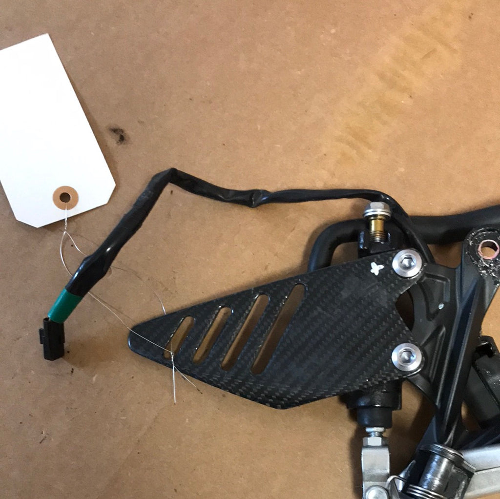 2020 Kawasaki Ninja ZX6R 636 Right Foot Peg Brake Reservoir OEM 19 20 21 22 23
