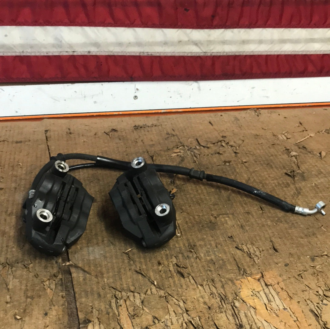 2005-2006 Suzuki GSXR 1000 Front Dual Calipers OEM