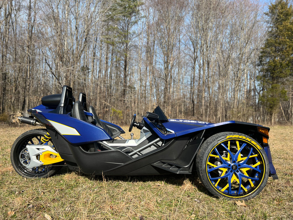 2015 Polaris Slingshot Color: Blue Mileage: 784 VIN: 103868